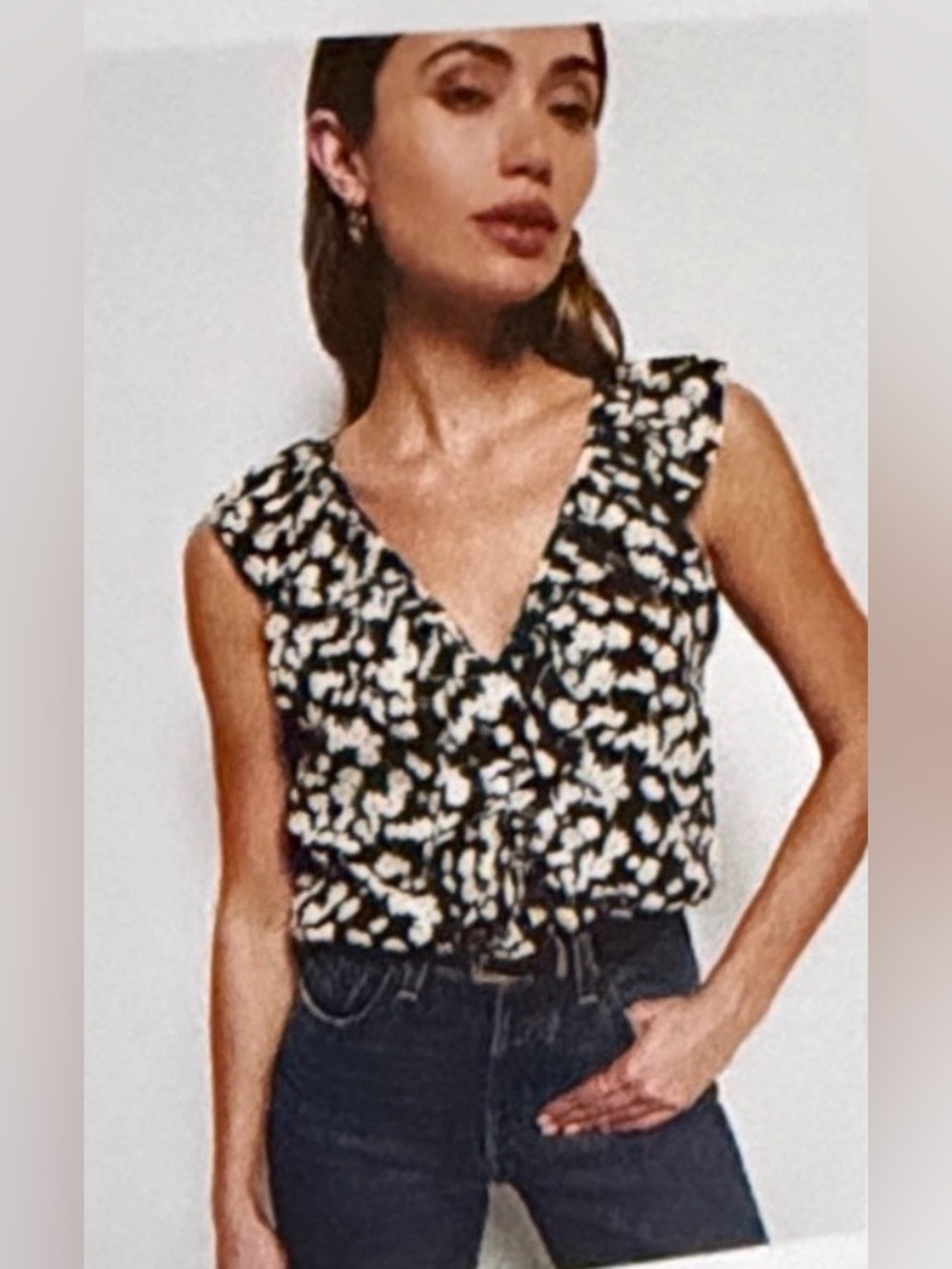 Anthro Nation Los Angeles Black & White‎ Ruffle V-Neck Sleeveless Top large